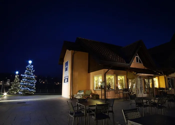 3409ft Aeroporto Frühstückspension 3*