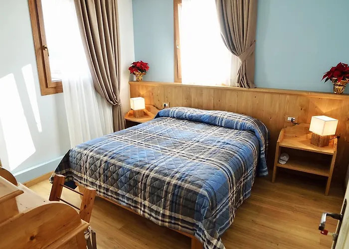 3409ft Aeroporto Frühstückspension 3*